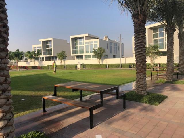 Dubai Villas Damac Hills 2 Vardon Al Qurayyah Exterior foto
